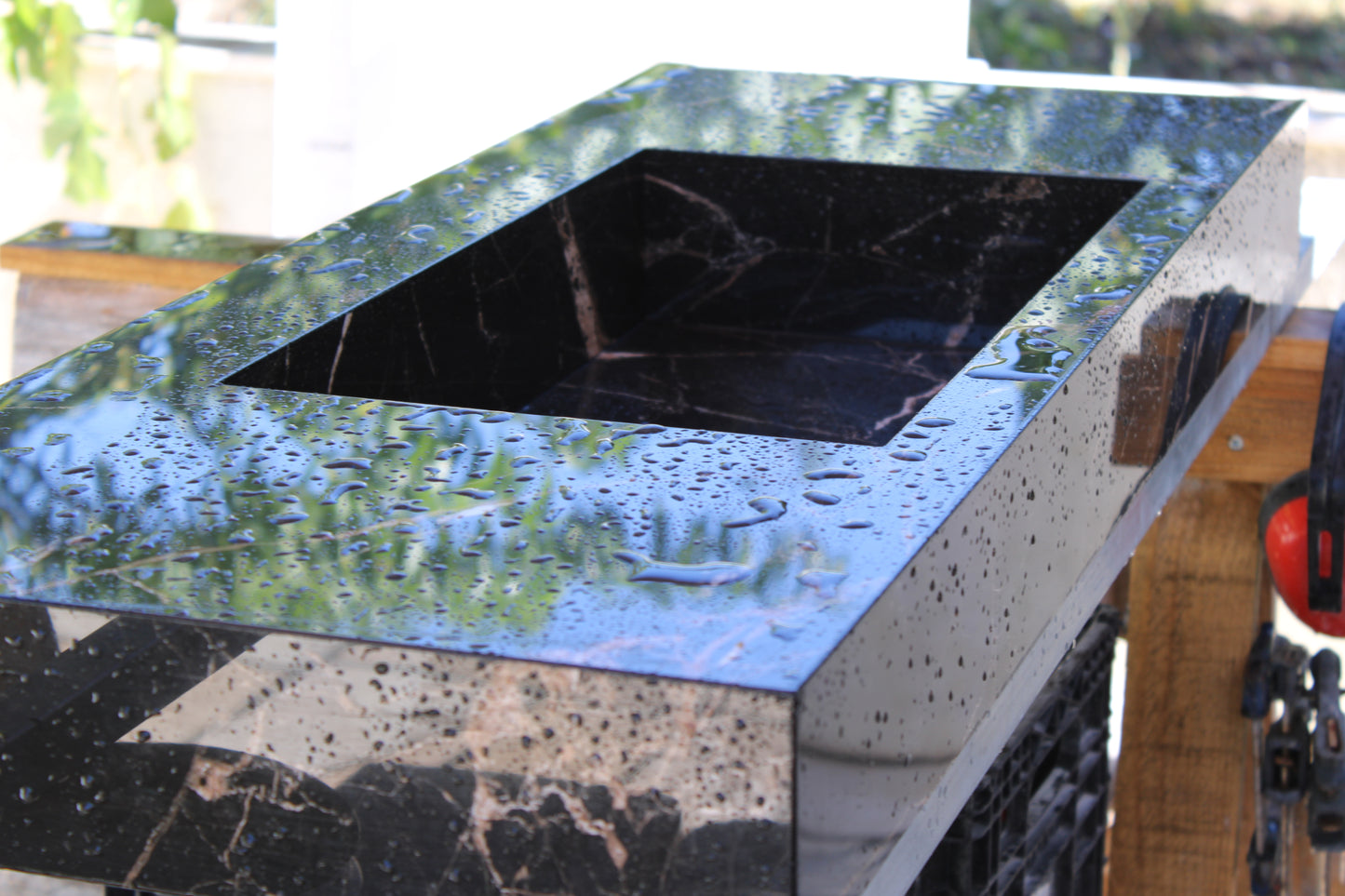 Lavatório em porcelanato marmore preto 100x40x10cm