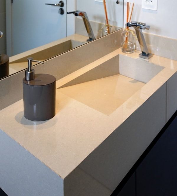 Lavatório em porcelanato beje 100x40x30 ralo oculto acesso inferior para limpeza