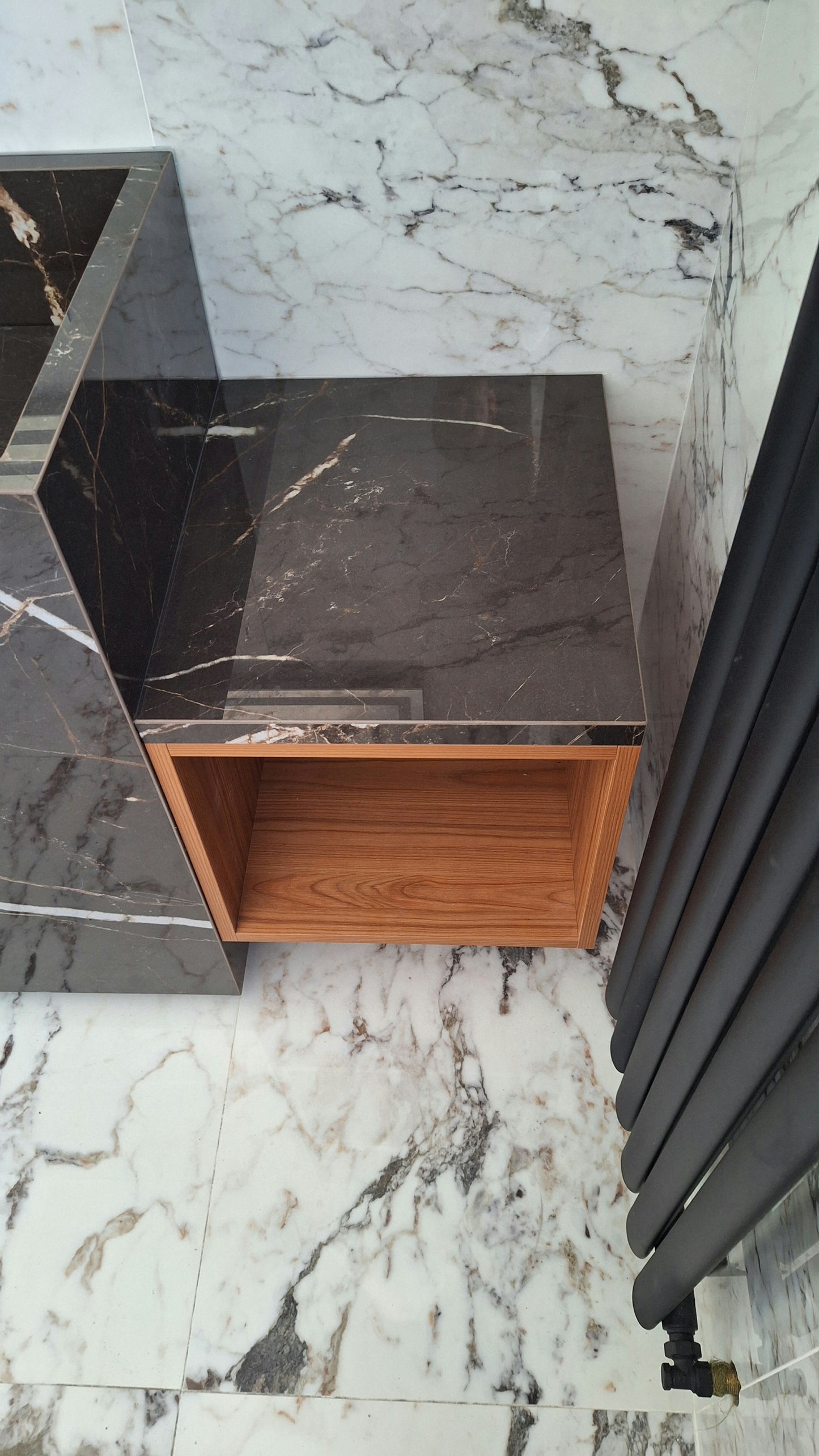 Conjunto lavatórios mais bancada  240x50x85