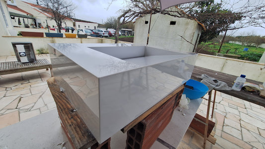 Lavatório em porcelanato branco ralo oculto 60x40x15