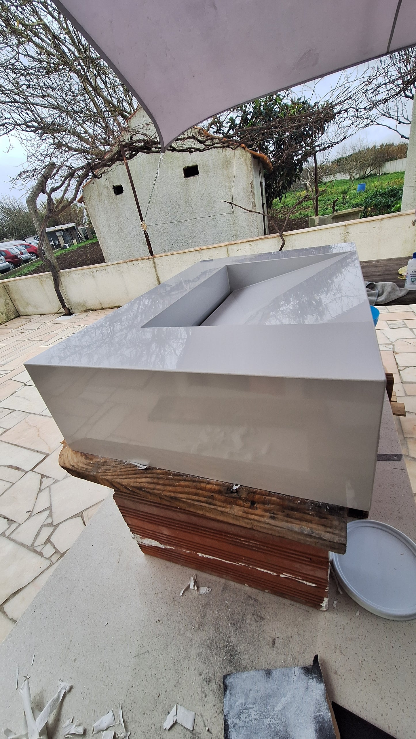 Lavatório em porcelanato branco ralo oculto 60x40x15